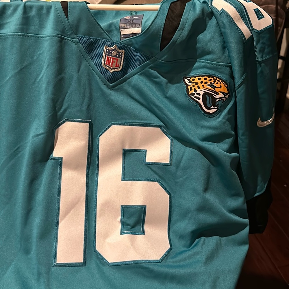 Jaguars men’s jersey XL new with tag